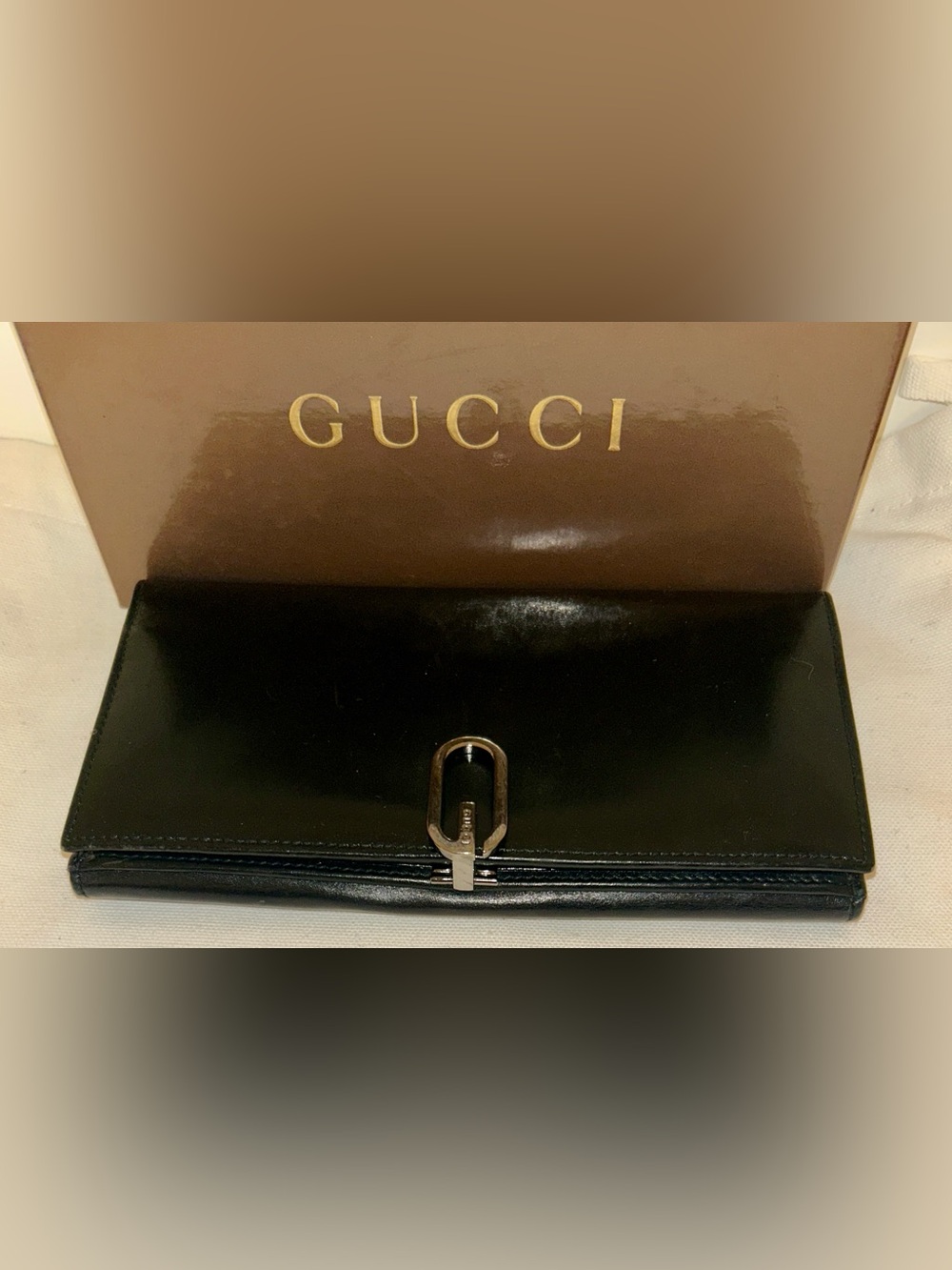Authentic Vintage Gucci Long Wallet in
Excellent Condition .  Box included - Picture 2 of 9